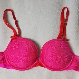 Victoria’s Secret Gorgeous Very Sexy Padded Bra 32B Red Pink Valentine's LaceG16